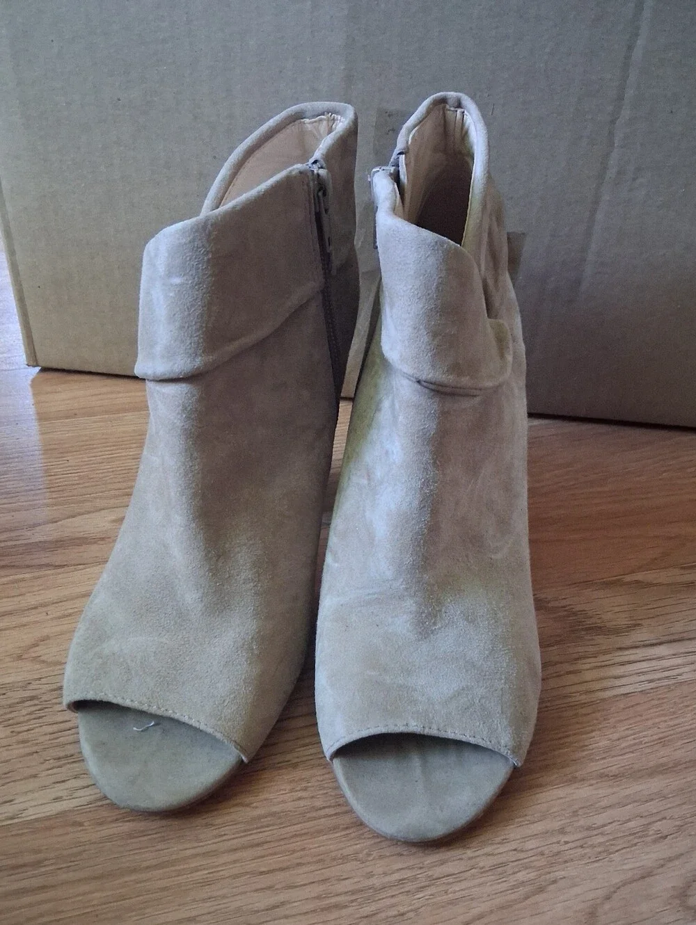 Nine West Peep Toe Ankle Bootie Heels Womens 9  Beige Suede